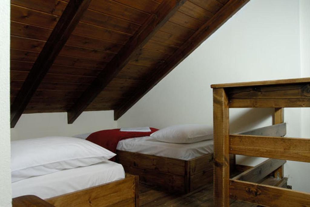 Dryas Guesthouse Polydrossos Bilik gambar